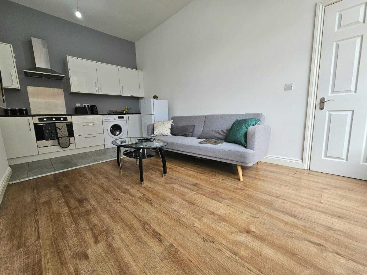 Bee Accommodations Backways Лестер Екстер'єр фото